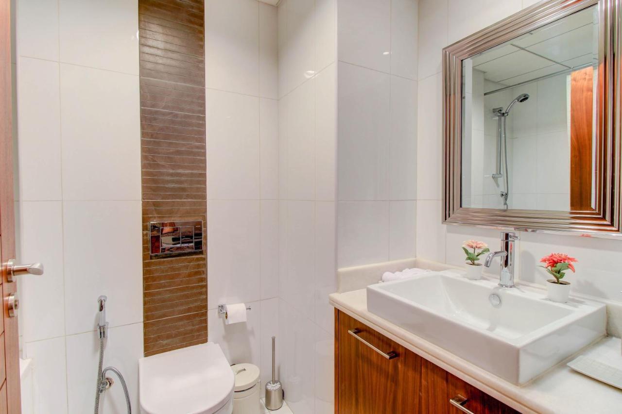 Durrani Homes - Luxurious Studio Near Dubai Mall With Pool View Екстер'єр фото