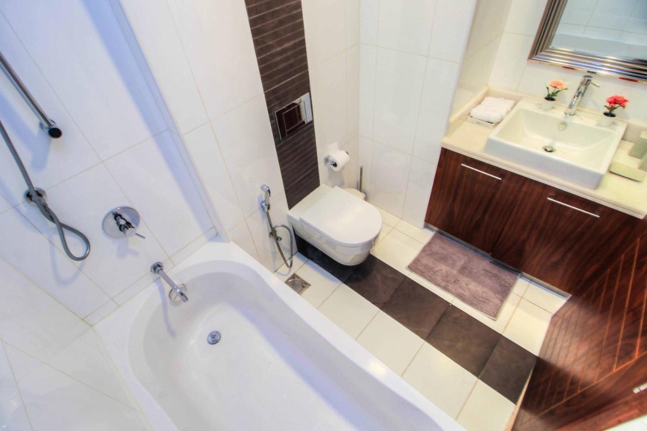 Durrani Homes - Luxurious Studio Near Dubai Mall With Pool View Екстер'єр фото